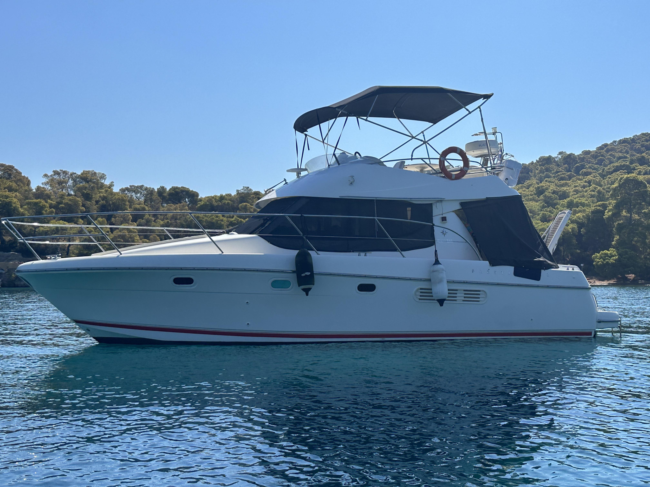 Photo #4 - Prestige 32 Fly (Solmar) in Athens - 43656