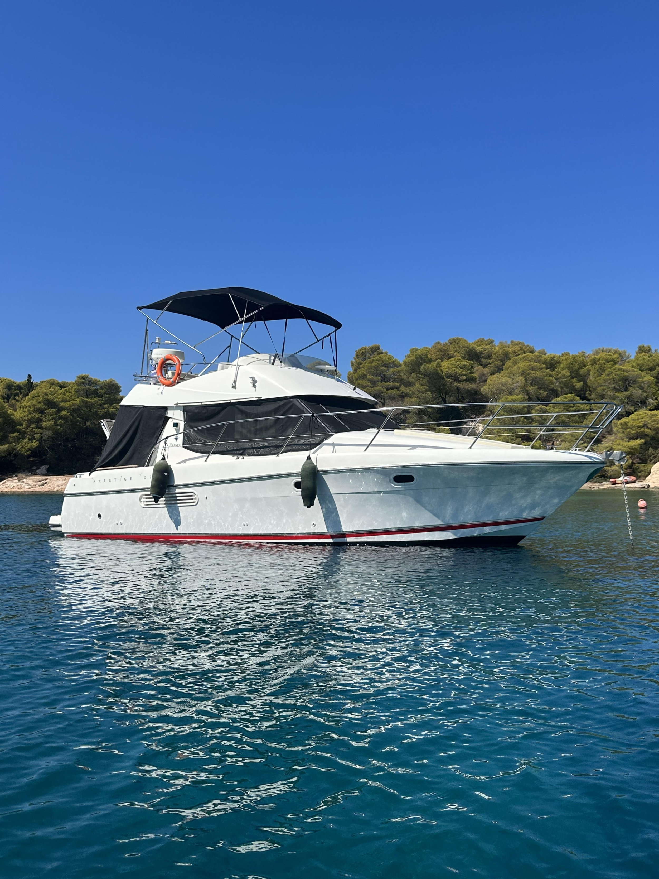 Photo #9 - Prestige 32 Fly (Solmar) in Athens - 43656