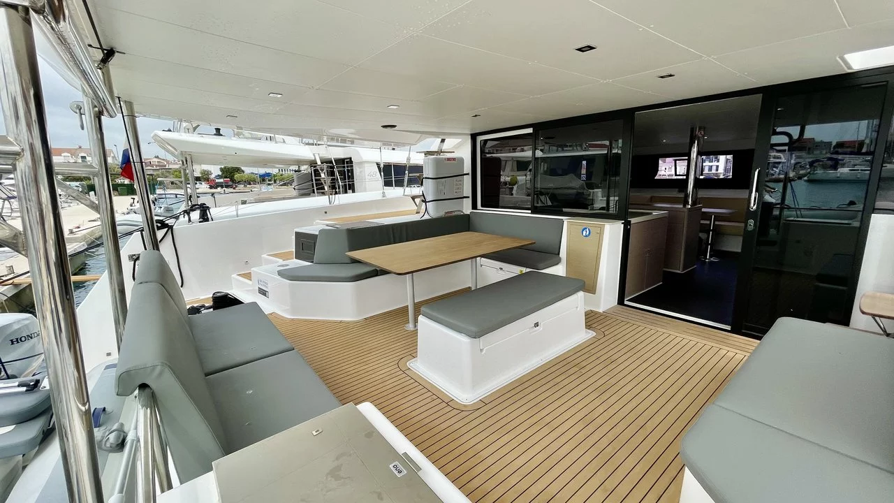 Dufour 48 Catamaran - 5 + 1 cab. (LoveMarine)  - 9