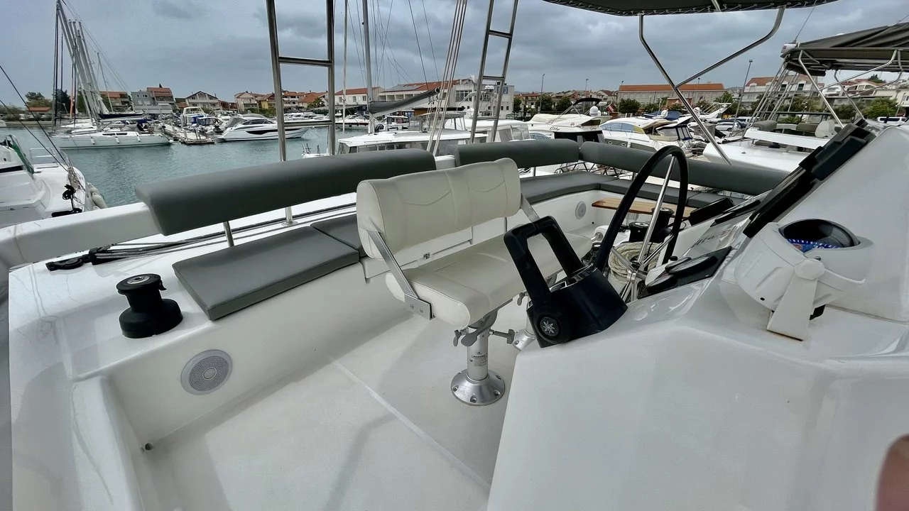 Dufour 48 Catamaran - 5 + 1 cab. (LoveMarine)  - 10