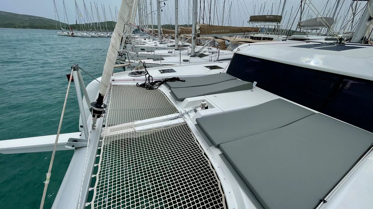 Dufour 48 Catamaran - 5 + 1 cab. (LoveMarine)  - 17