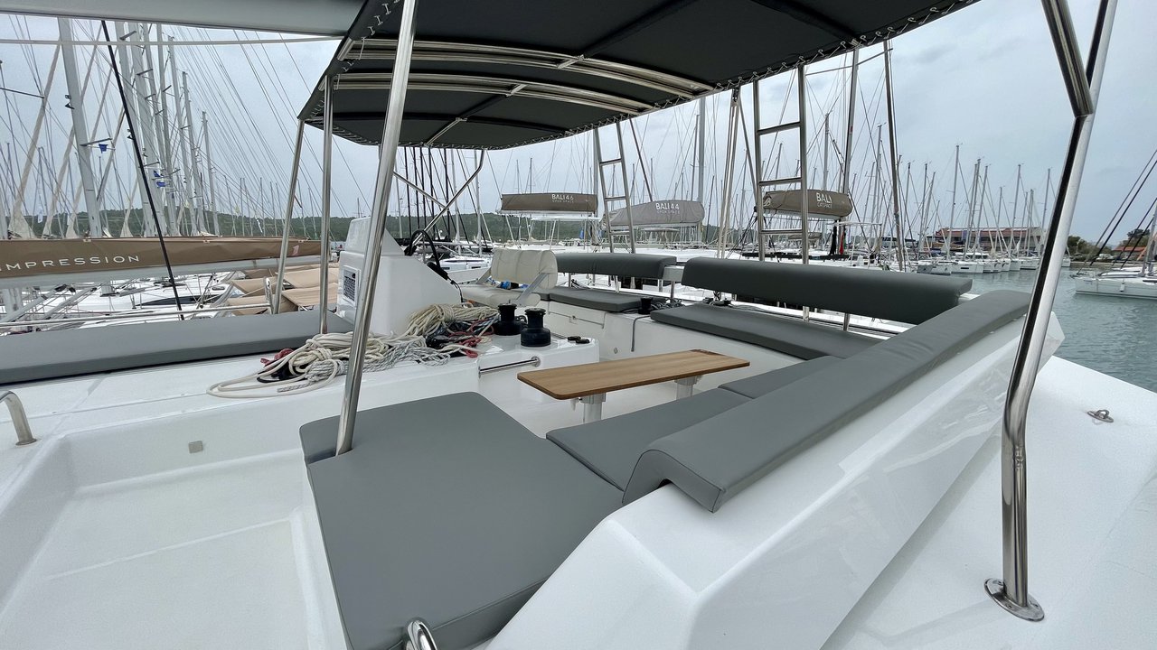 Photo #19 - Dufour 48 Catamaran - 5 + 1 cab. (LoveMarine) in Pirovac - 43659