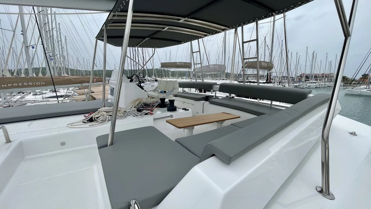 Dufour 48 Catamaran - 5 + 1 cab. (LoveMarine)  - 18