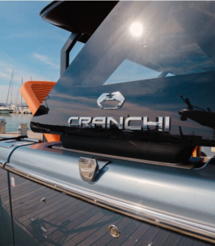 Photo #11 - Cranchi A46 (NN) in Castellammare di Stabia - 61101