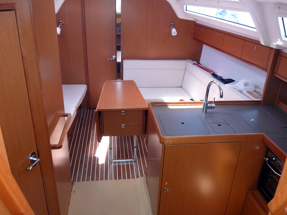 Photo #6 - Bavaria Cruiser 37 - 3 cab. (Alena) in El Arenal - 43674