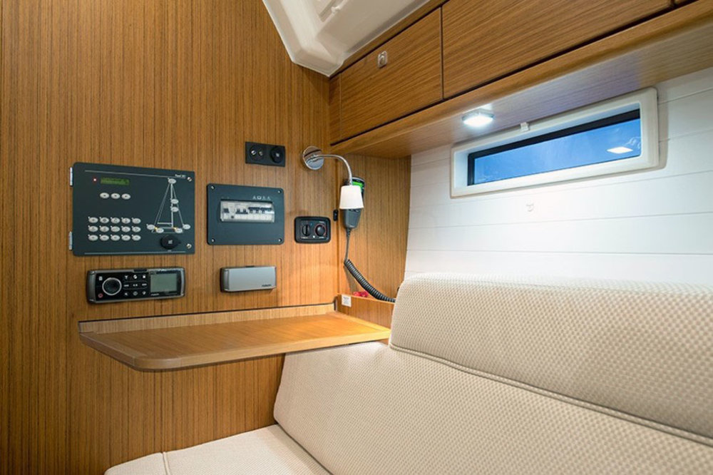 Photo #8 - Bavaria Cruiser 37 - 3 cab. (Alena) in El Arenal - 43674