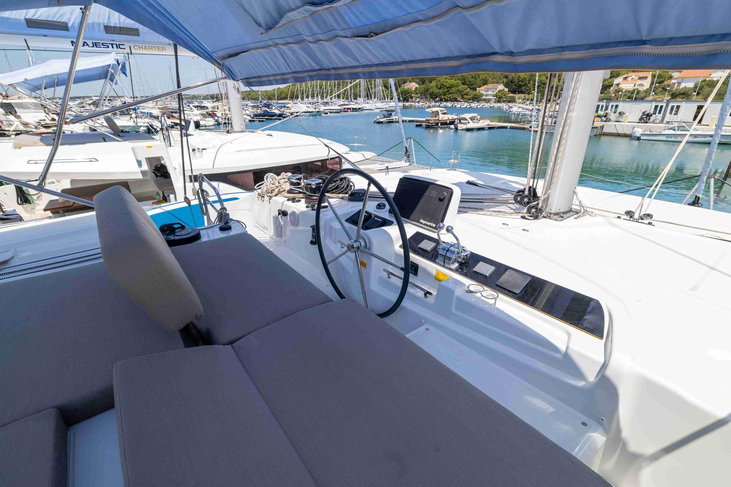 Photo #3 - Lagoon 46 - 4 + 2 cab. (No Limit II) in Drage - 43681