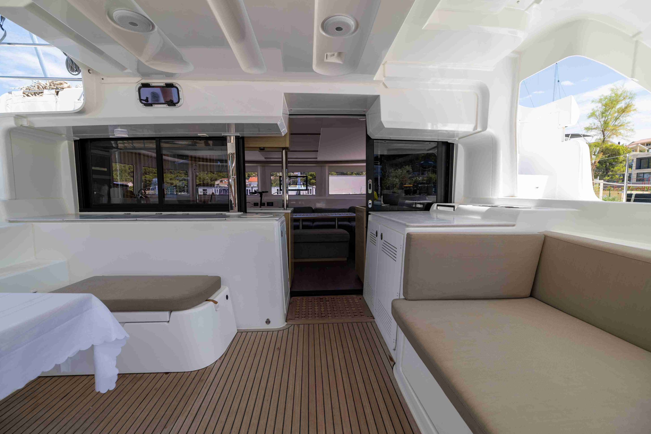 Photo #5 - Lagoon 46 - 4 + 2 cab. (No Limit II) in Drage - 43681