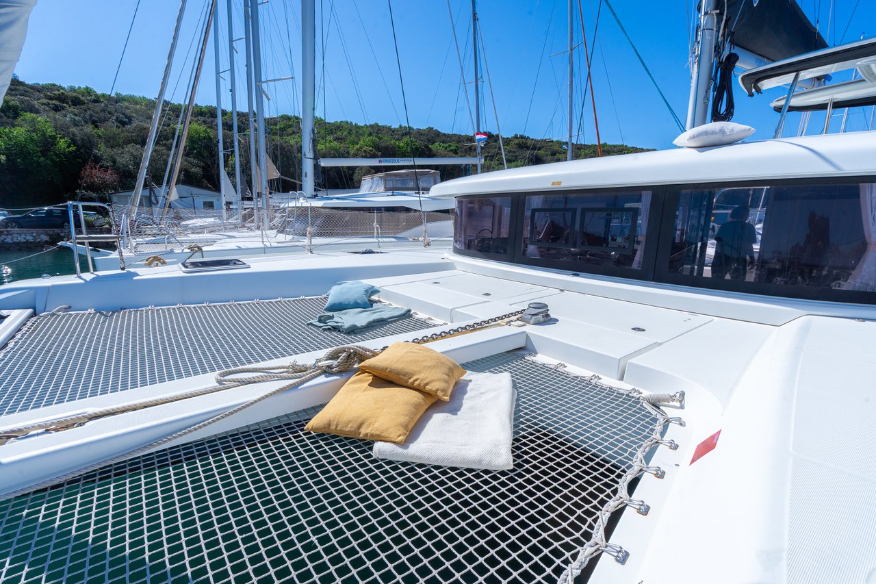 Photo #5 - Lagoon 42 - 4 + 2 cab. (Fleur de Sel) in Pula - 43703