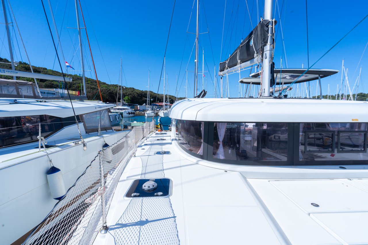 Photo #7 - Lagoon 42 - 4 + 2 cab. (Fleur de Sel) in Pula - 43703