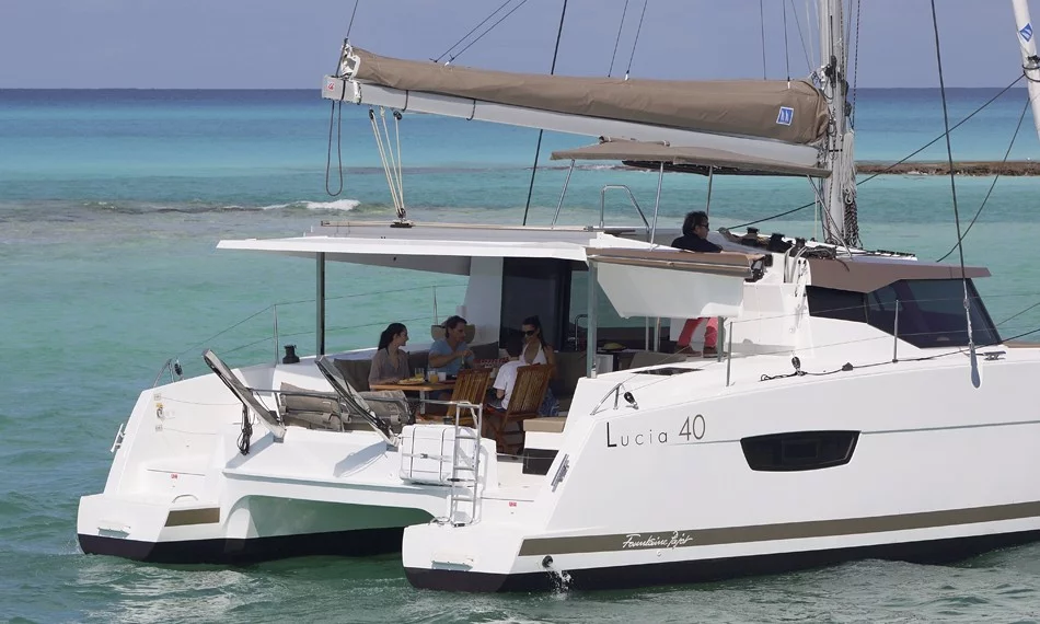Fountaine Pajot Lucia 40 - 4 cab. (AKIALOA)  - 2