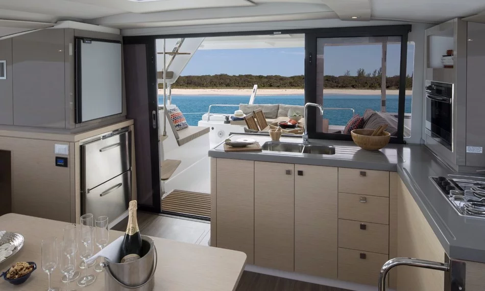 Fountaine Pajot Lucia 40 - 4 cab. (AKIALOA)  - 9