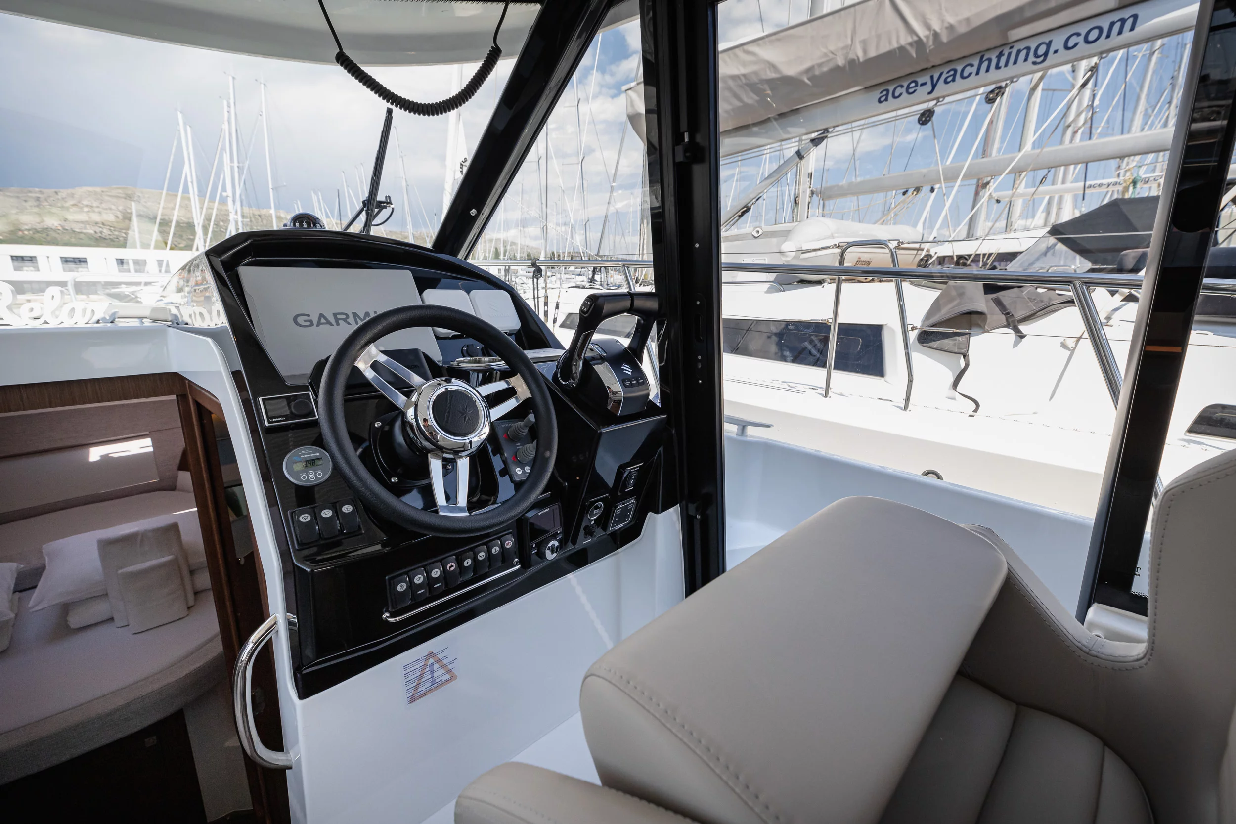 Merry Fisher 895 Offshore (Shearwater)  - 3
