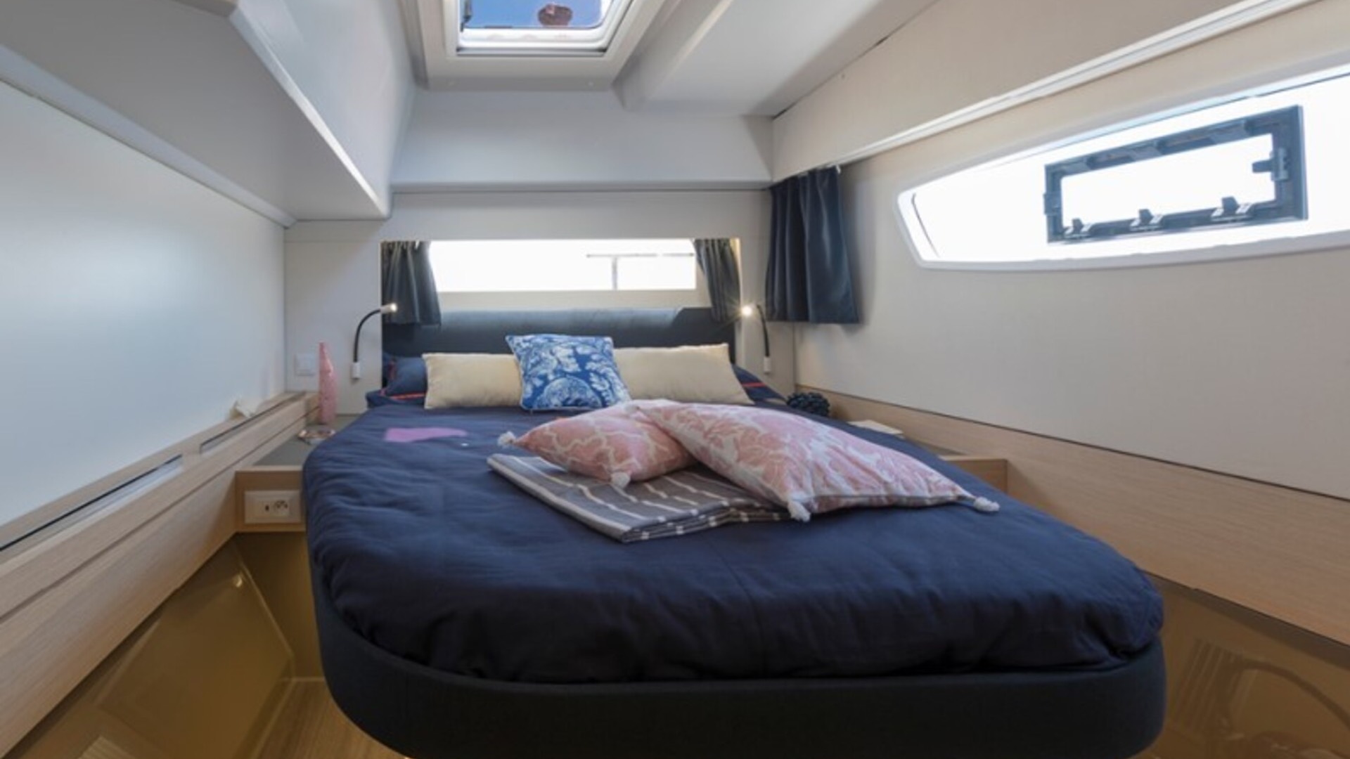 Photo #26 - Fountaine Pajot Astrea 42 - 4 + 2 cab. (Satellite) in Kotor - 43720