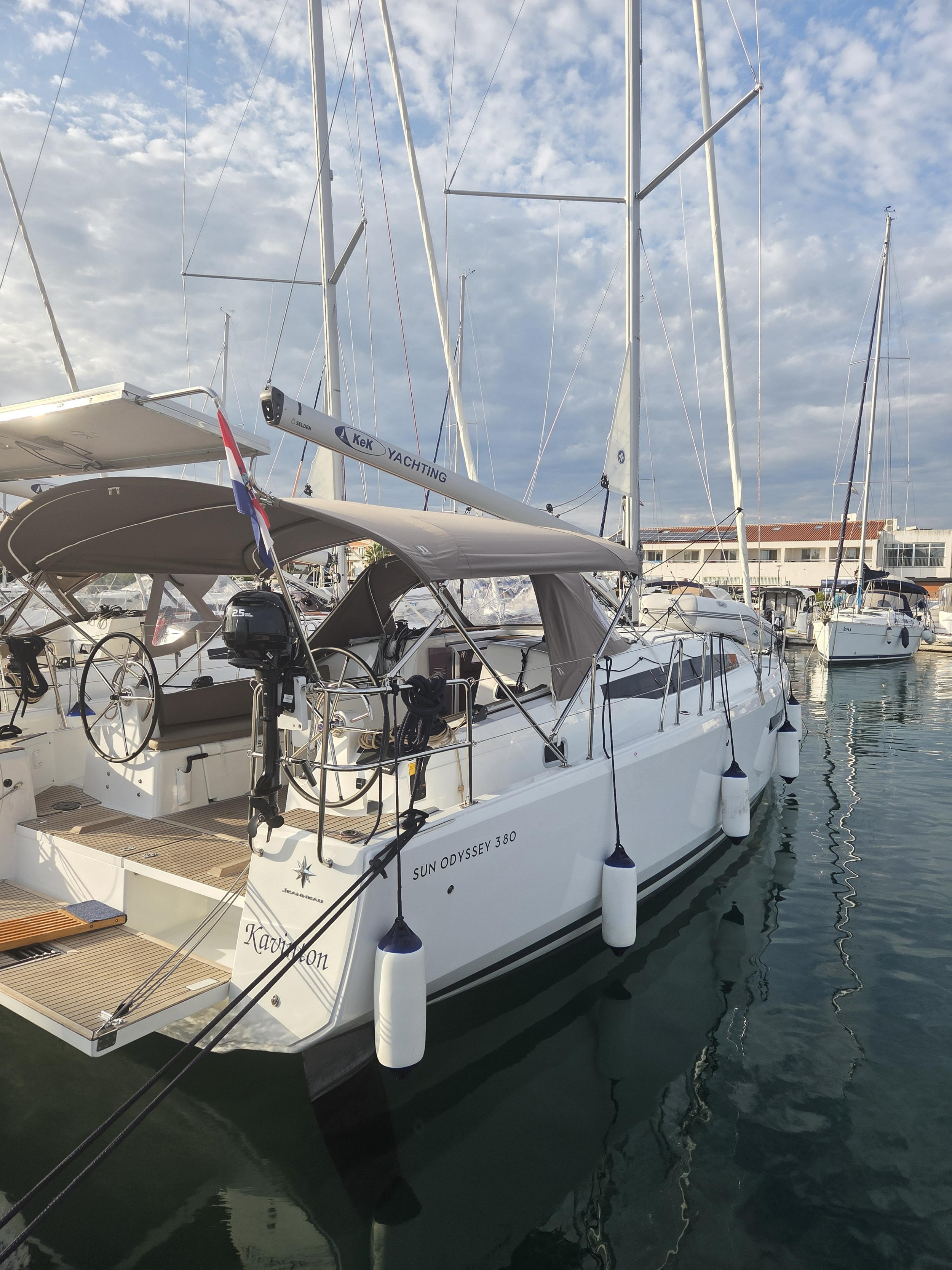 Photo #4 - Sun Odyssey 380 (Kavinton) in Pirovac - 61057