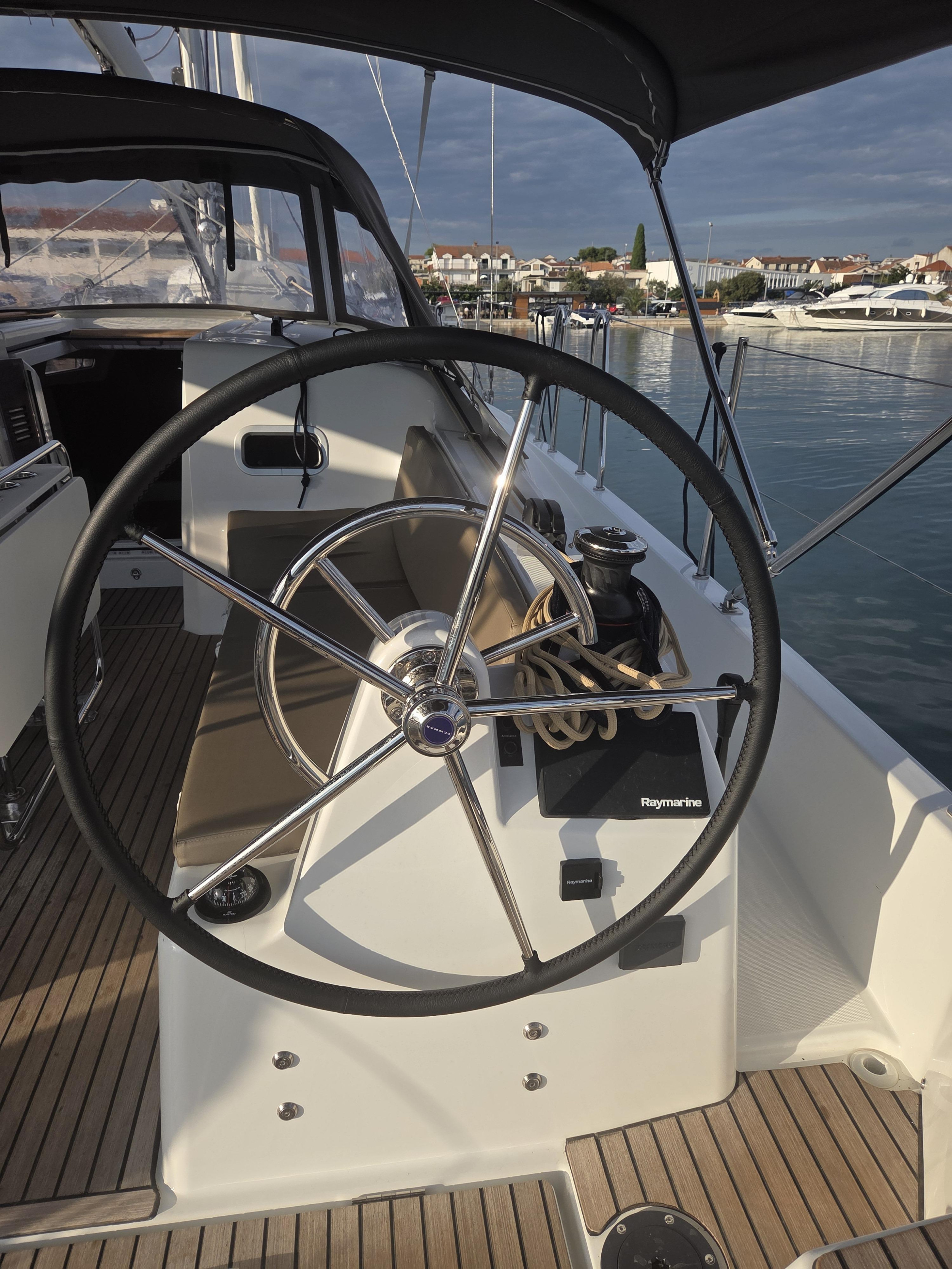 Photo #6 - Sun Odyssey 380 (Kavinton) in Pirovac - 61057