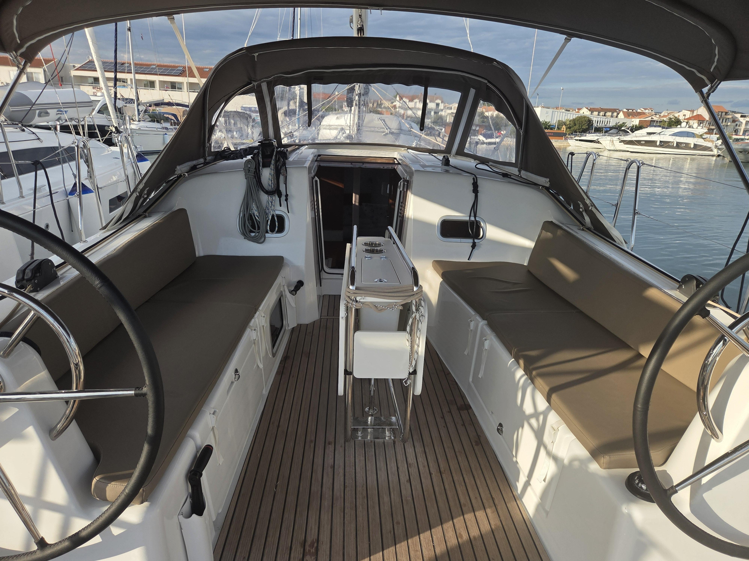 Photo #7 - Sun Odyssey 380 (Kavinton) in Pirovac - 61057