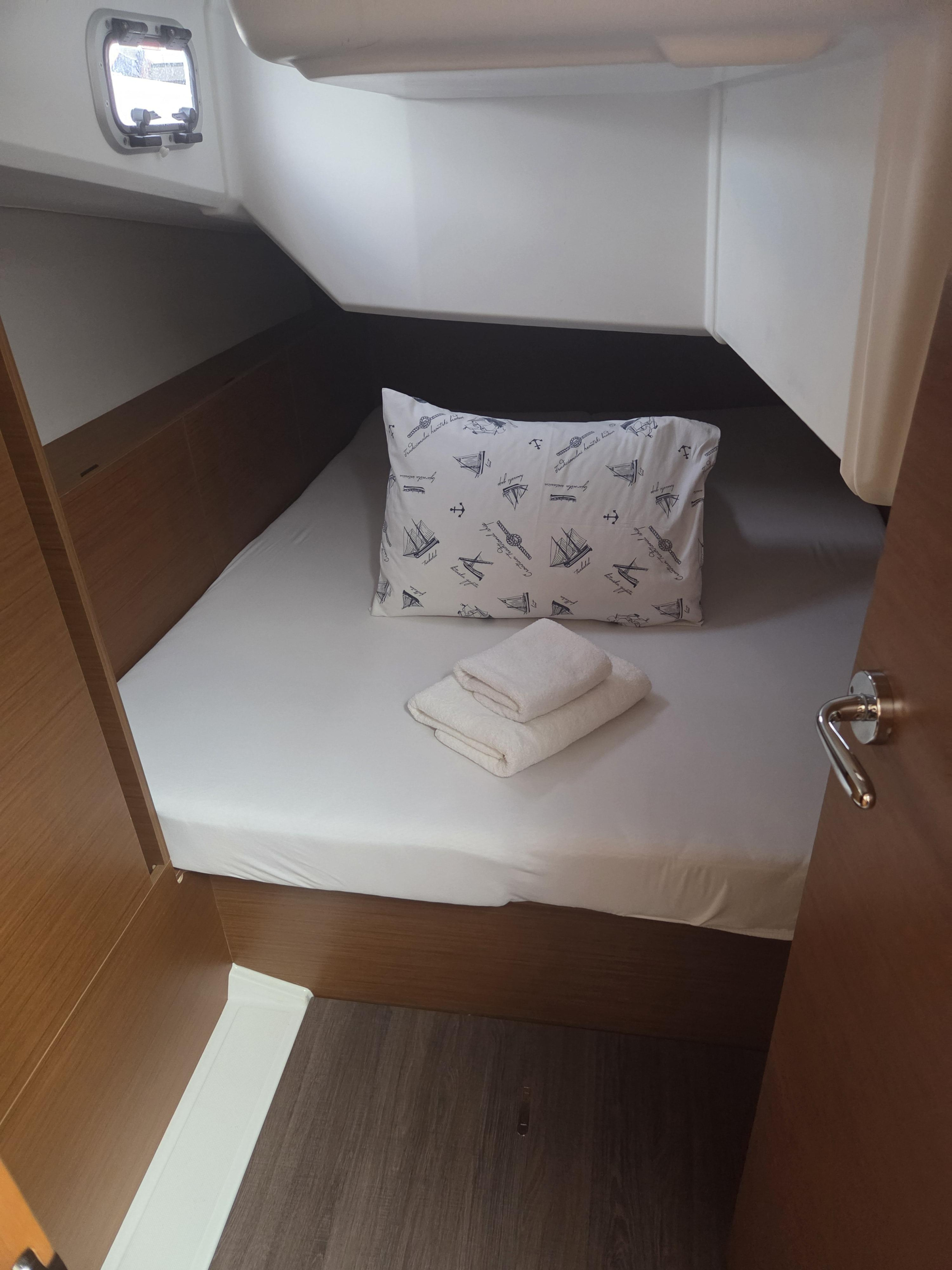 Photo #9 - Sun Odyssey 380 (Kavinton) in Pirovac - 61057