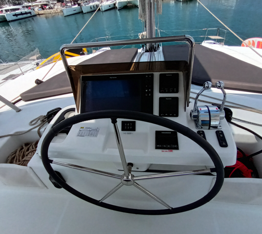 Photo #16 - Lagoon 51 - 6 + 2 cab. (Minotavros) in Athen - 61004