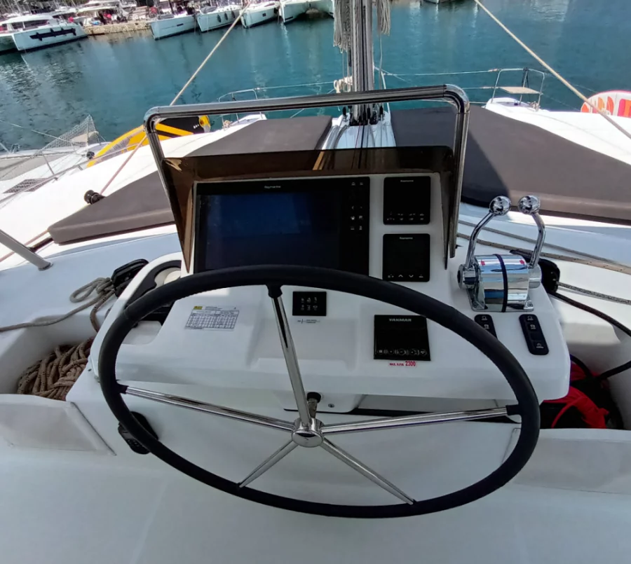 Lagoon 51 - 6 + 2 cab. (Minotavros)  - 15