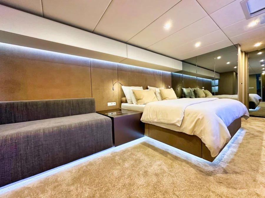 Sunreef 80 (Honeybird)  - 12