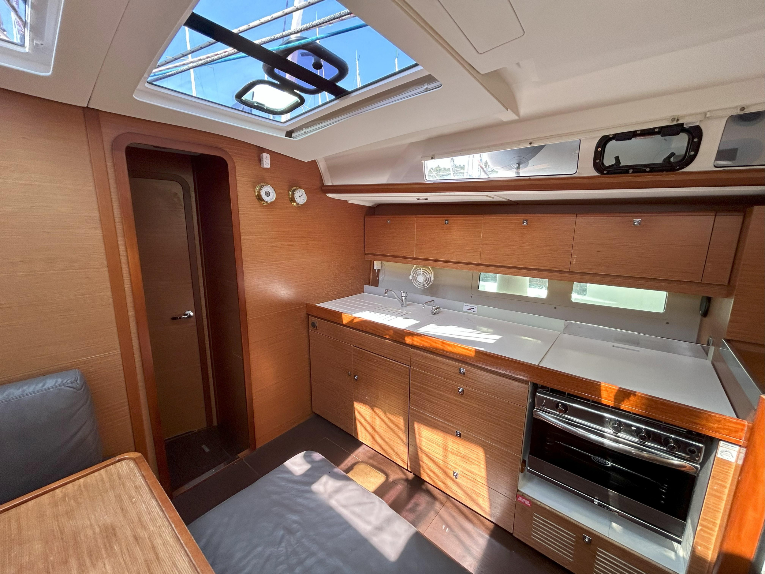 Photo #10 - Dufour 460 GL (Good Luck) in Primosten - 61198