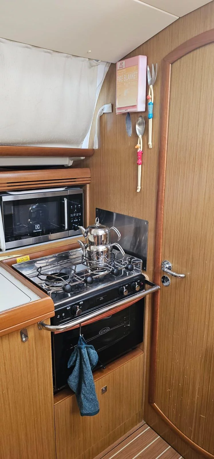 Sun Odyssey 36i (Rock N Roll)  - 12