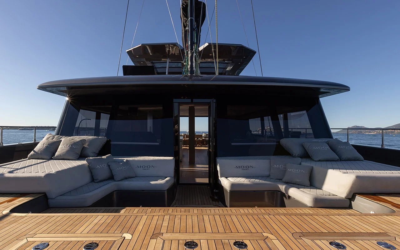 Moon 60 sail (Full Moon)  - 3