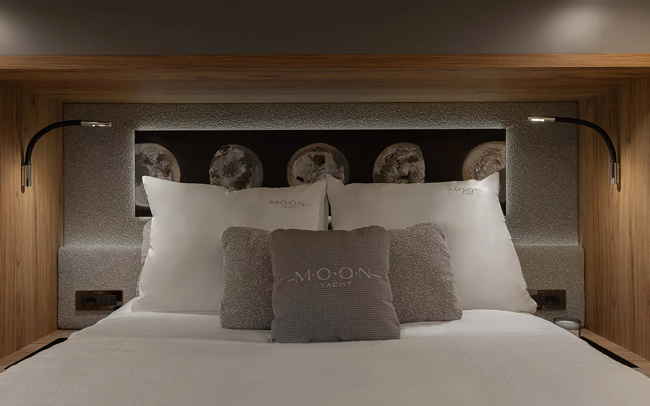 Moon 60 sail (Full Moon)  - 23