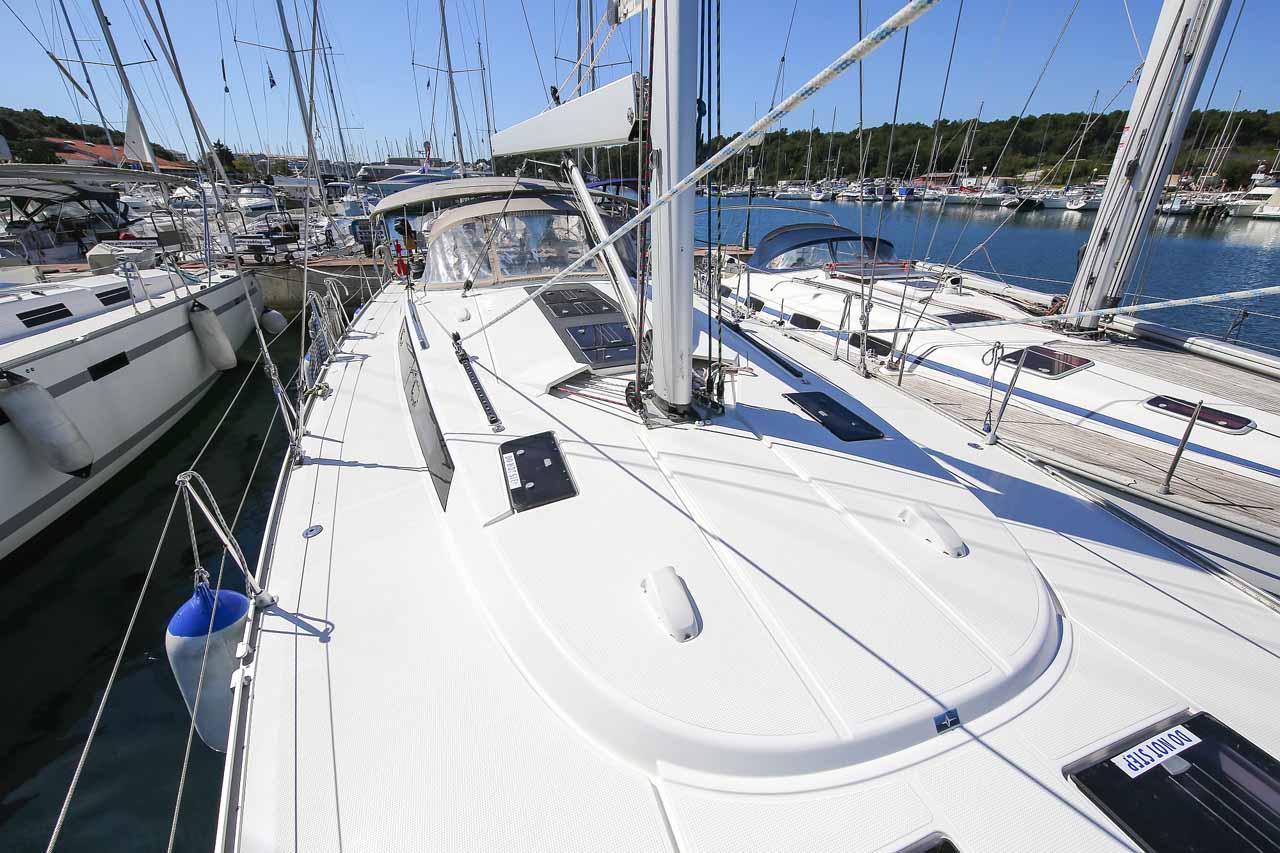 Photo #6 - Bavaria Cruiser 56 - 5 + 1 cab. (Domo) in Pula - 43842