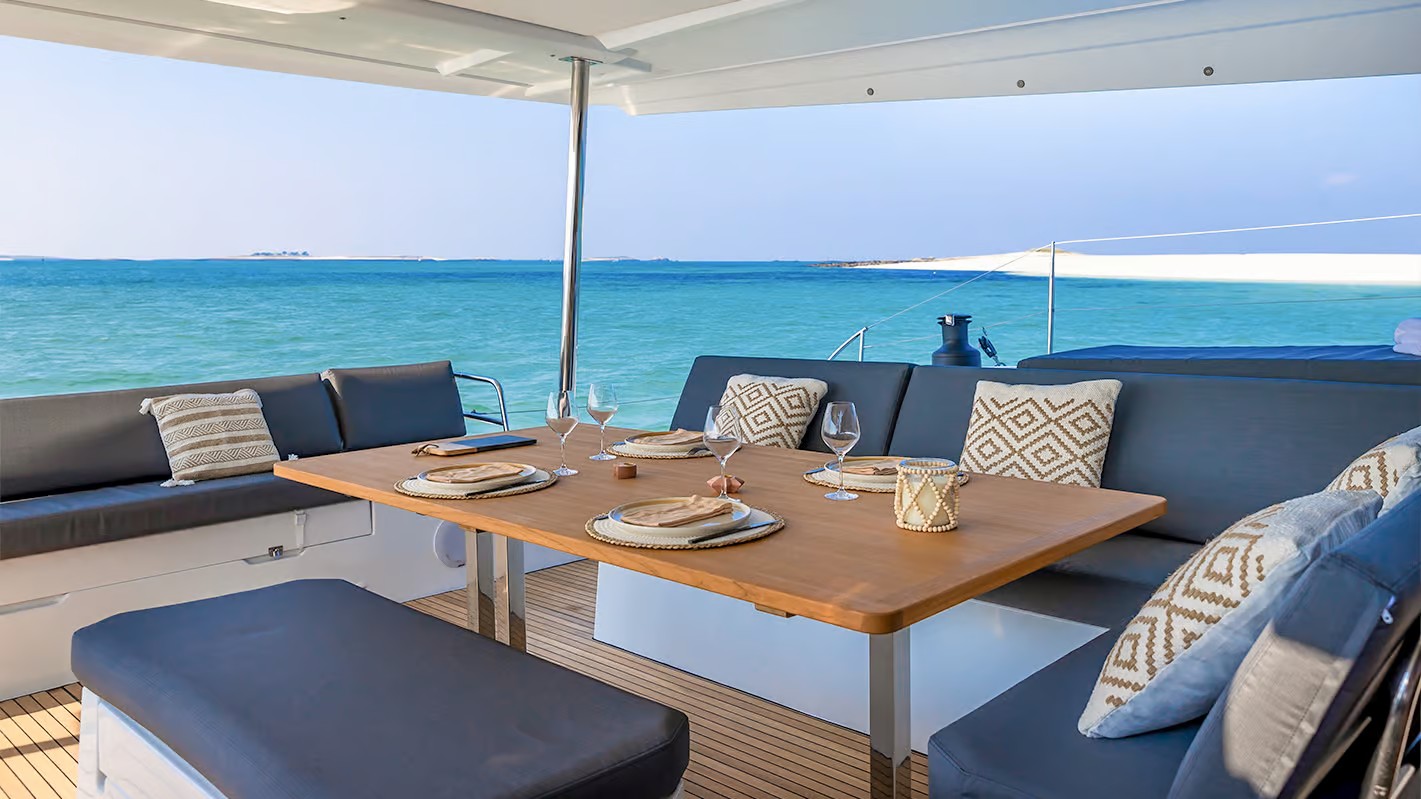 Photo #3 - Fountaine Pajot Aura 51 (Mer Sea) in St. Thomas - 61207