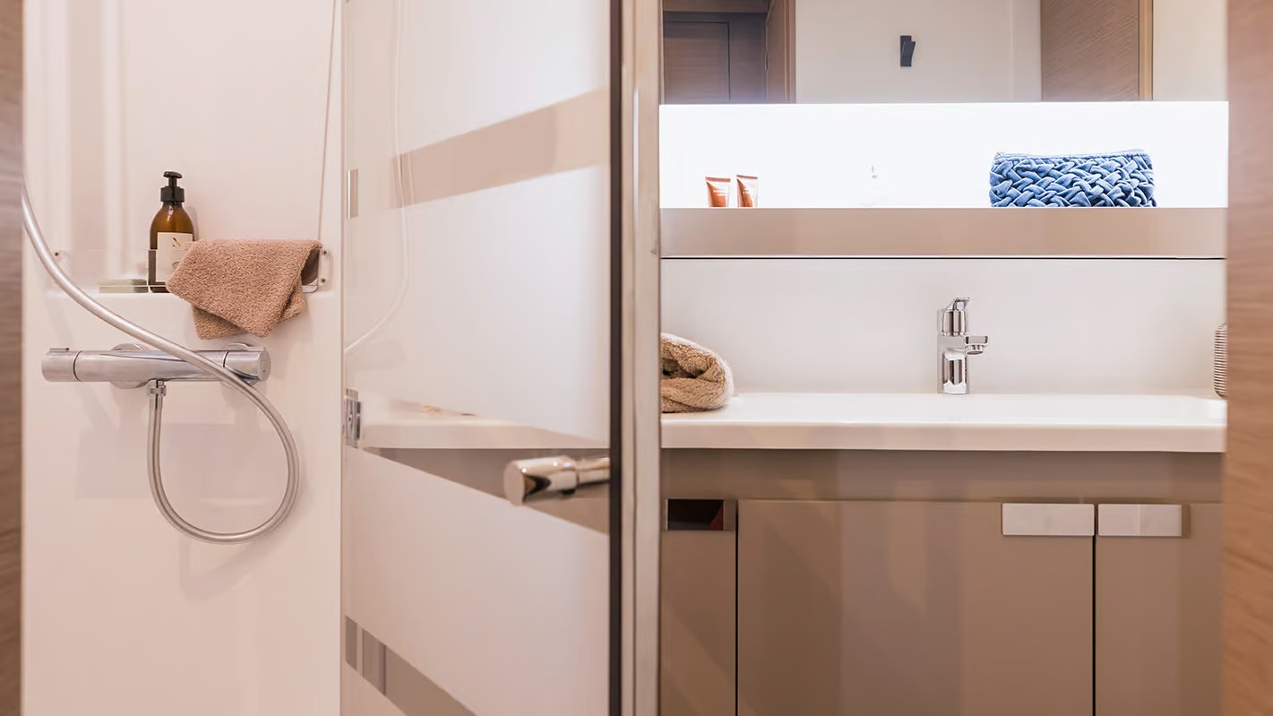 Photo #17 - Fountaine Pajot Aura 51 (Mer Sea) in St. Thomas - 61207