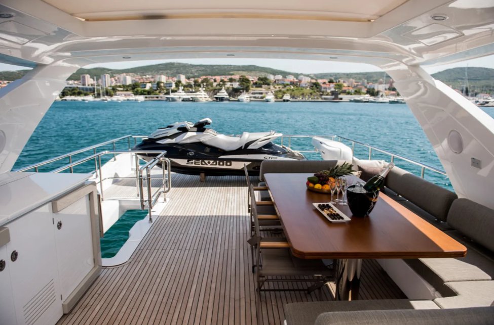 Photo #3 - Azimut 72 Fly (Alyss) in Trogir - 61217