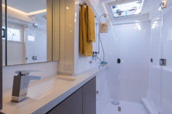Photo #13 - Leopard 45 (Tibouren) in Tolone - 61409