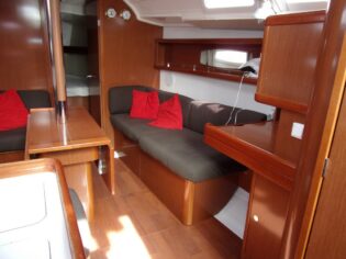Photo #7 - Oceanis 37 (Beleza) in Tolone - 61410