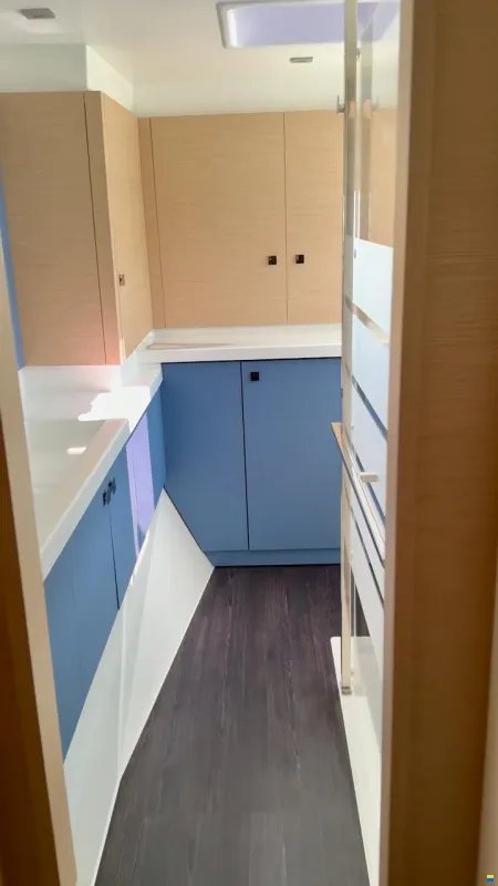 Photo #18 - Fountaine Pajot Astrea 42 Maestro (Kahuna) en Toulon - 61258