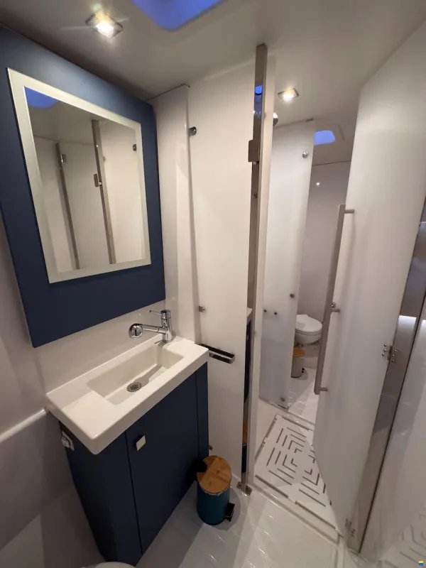 Photo #19 - Fountaine Pajot Astrea 42 Maestro (Kahuna) en Toulon - 61258