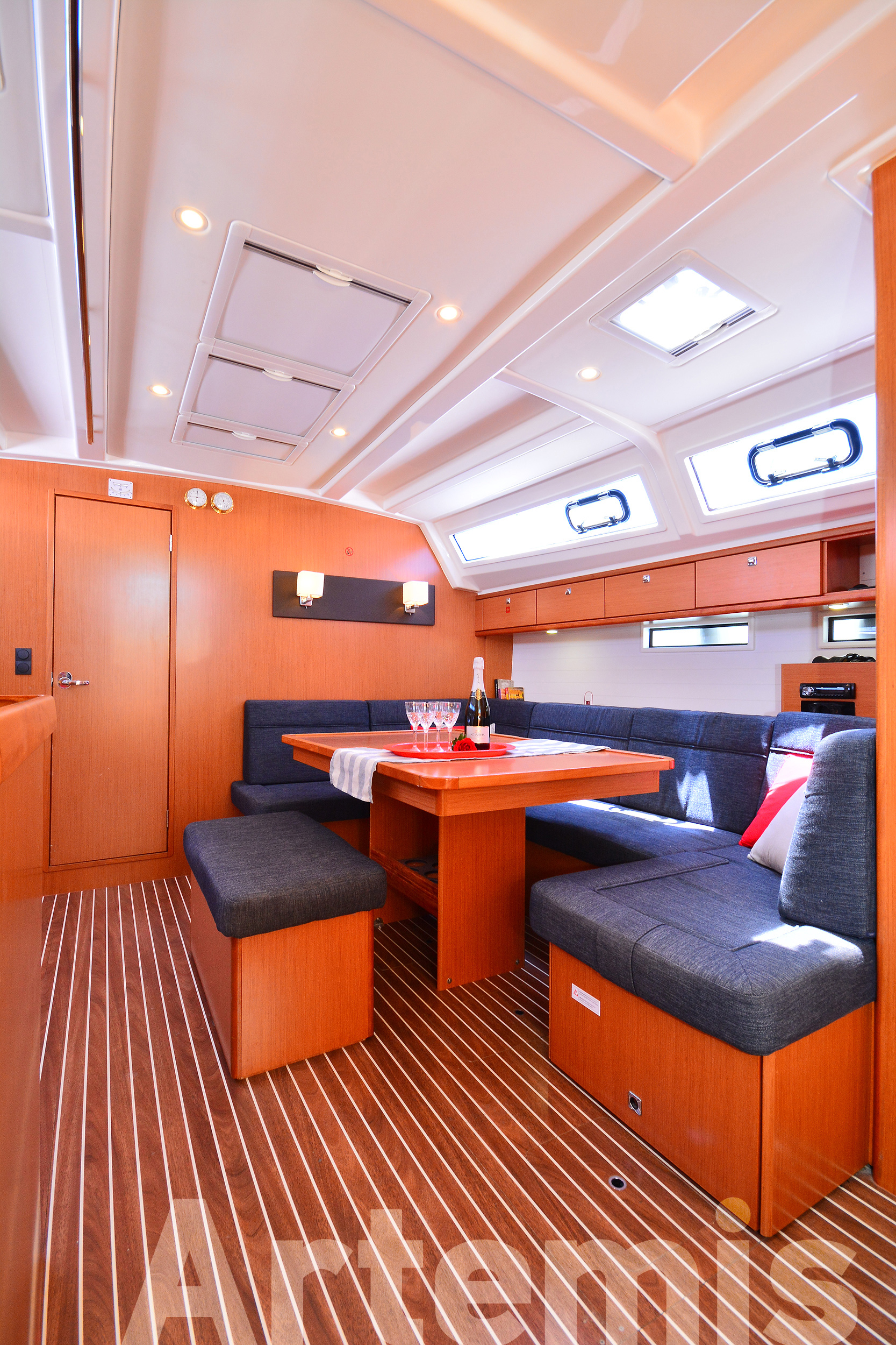 Photo #19 - Bavaria Cruiser 46 - 4 cab. (Artemis) in Athen - 43872