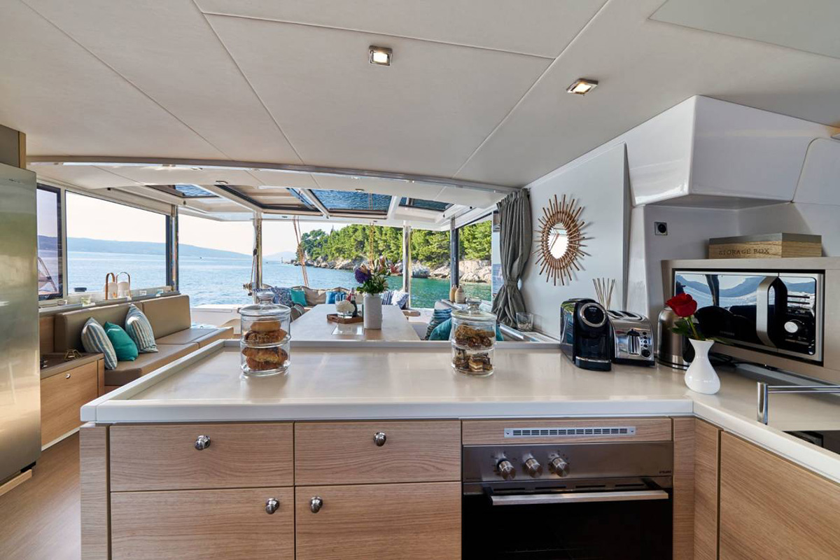 Photo #20 - Bali 5.4 - 5 + 2 cab (REMOte Parking) in Nanny Cay - 61285