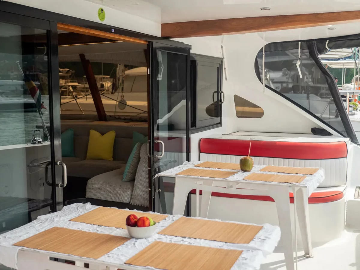 Sea-Tribe DH550 (Valerie)  - 12