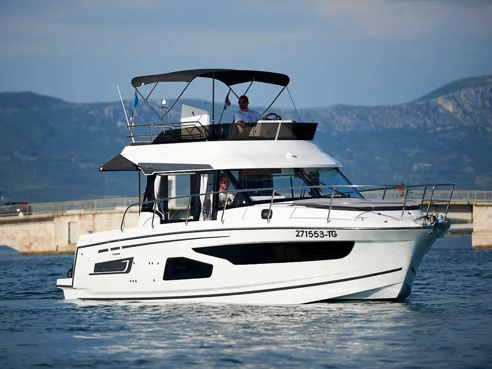Photo #1 - Merry Fisher 1095 Fly (Merry Fisher 1095 Fly) in Trogir - 61341