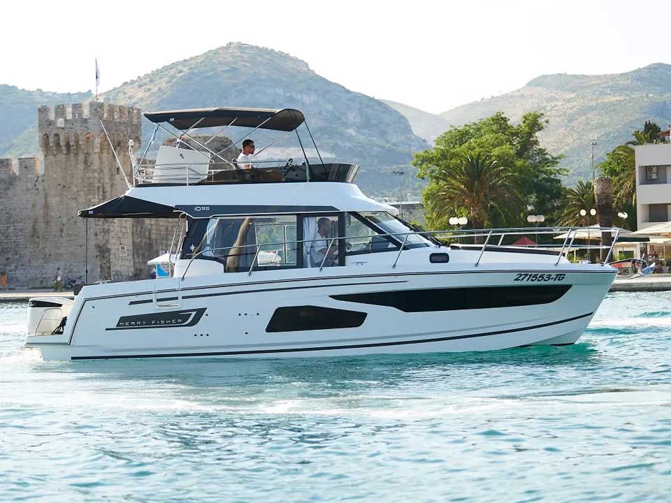 Photo #3 - Merry Fisher 1095 Fly (Merry Fisher 1095 Fly) in Trogir - 61341