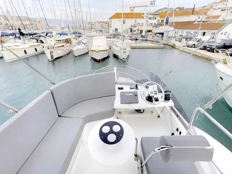 Swift Trawler 30 (Odysseus)  - 11