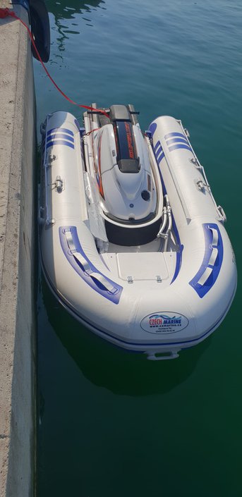 Photo #11 - Riva Dolcevita 70 Super - 3 + 1 cab. (Dolce Vita) in Novigrad - 61442