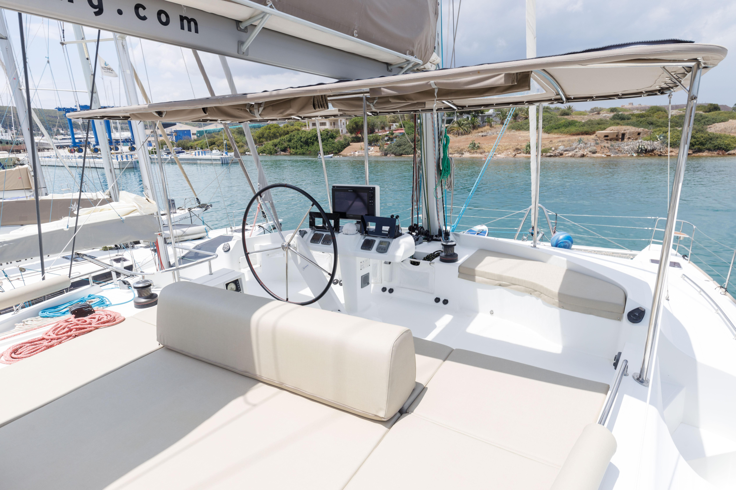 Photo #14 - Lagoon 52 - 4 + 2 cab. (Kepi) in Lavrion - 43898