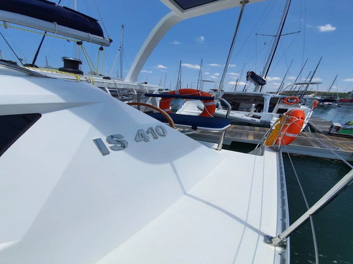 Island Spirit 410 (Gauthai)  - 2