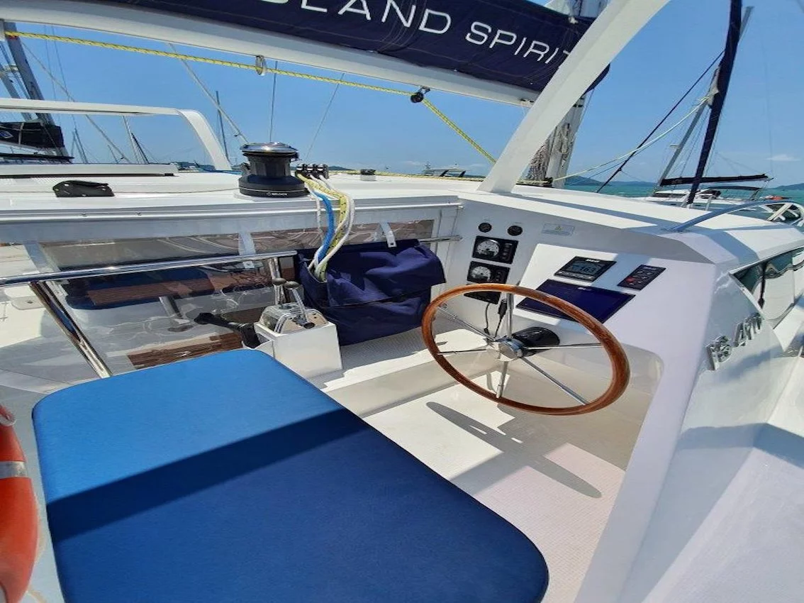 Island Spirit 410 (Gauthai)  - 3