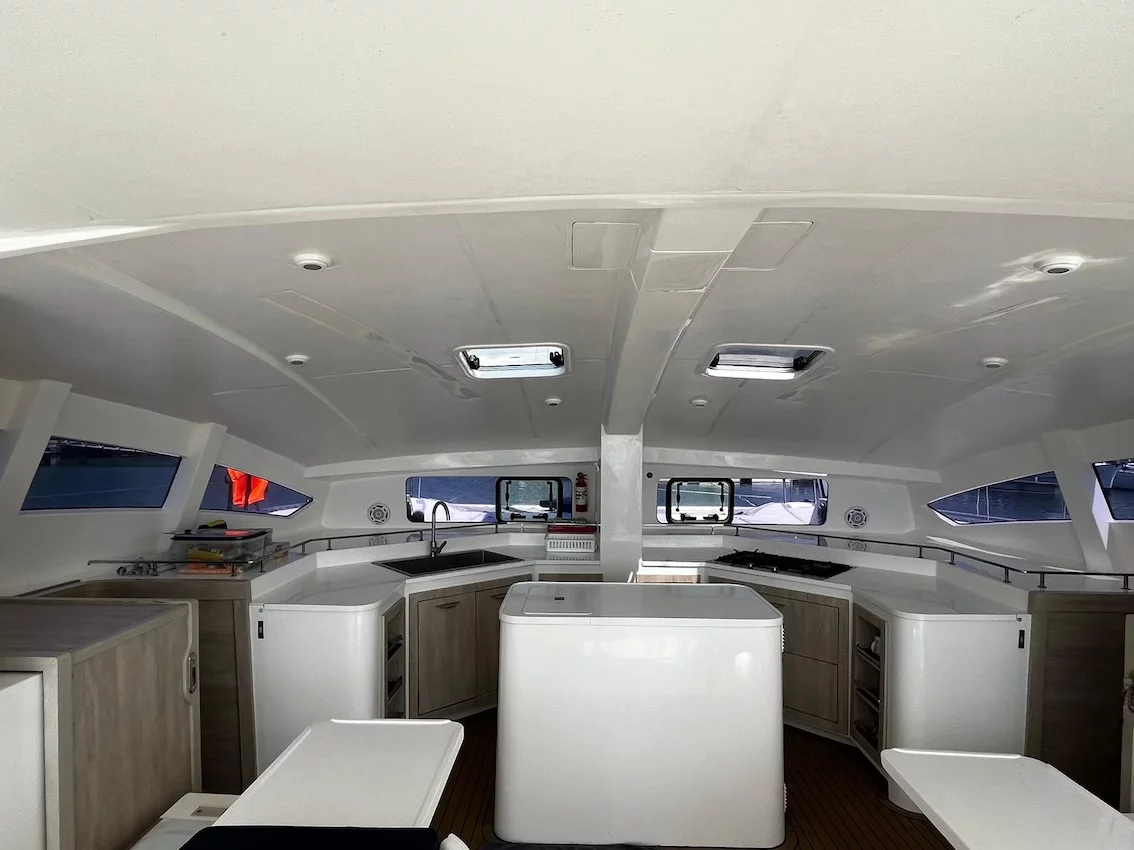 Island Spirit 410 (Gauthai)  - 4