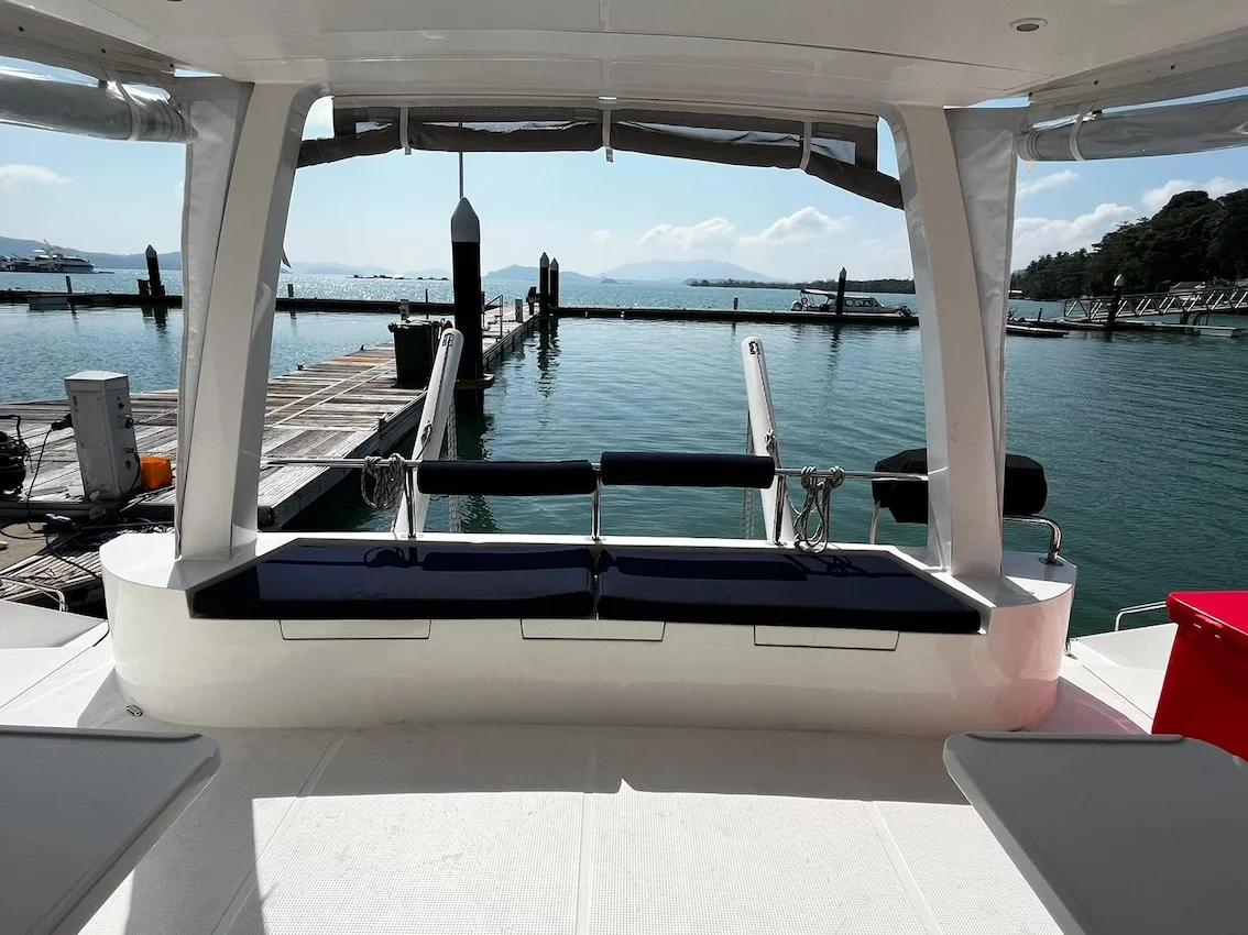 Island Spirit 410 (Gauthai)  - 8