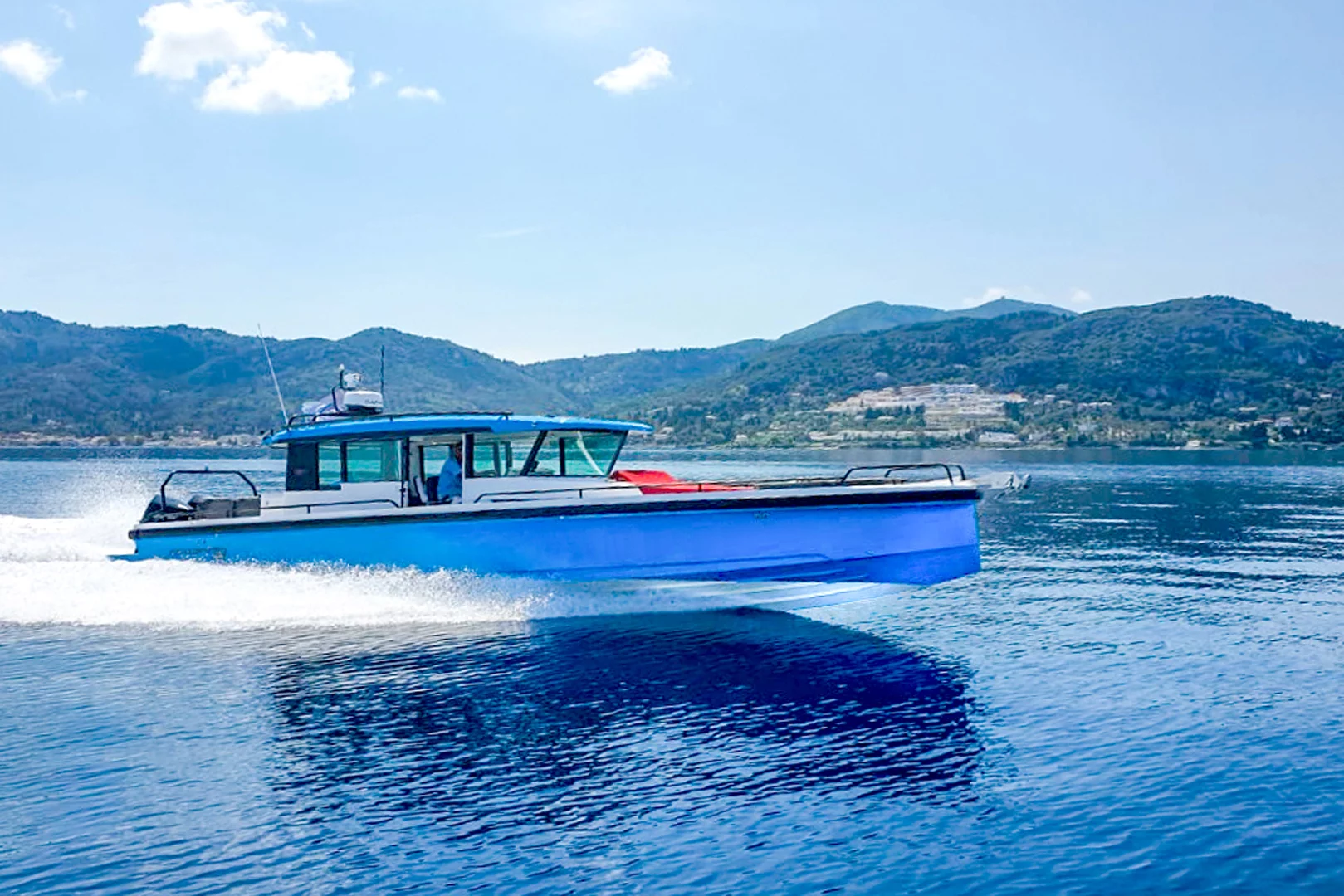 Axopar 37 XC Cross Cabin (Traverso)  - 0